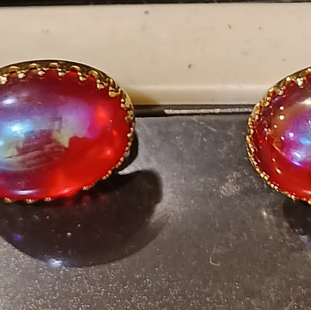 Vintage Emmons Red Cabochon Clip-on Earrings